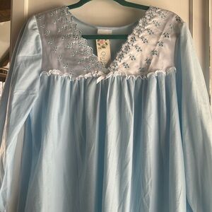 Vintage soft beautiful embroidered nightgown NWT